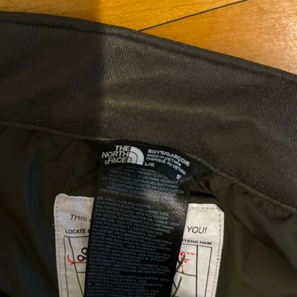 The North Face Snow pants. Boys’ 12, Large. Dark green. - Picture 3 of 3